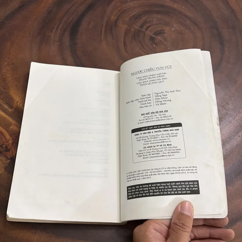 II Sách Hay: Ngược Chiều Vun Vút - JOE RUELLE - 2012 990767