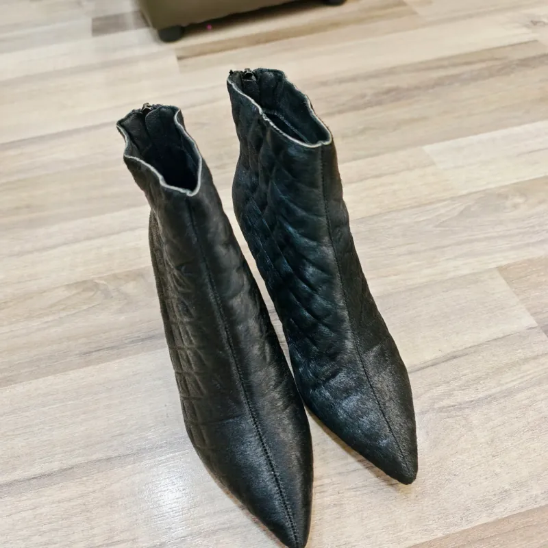 Bốt đen nữ size 37-38 992679