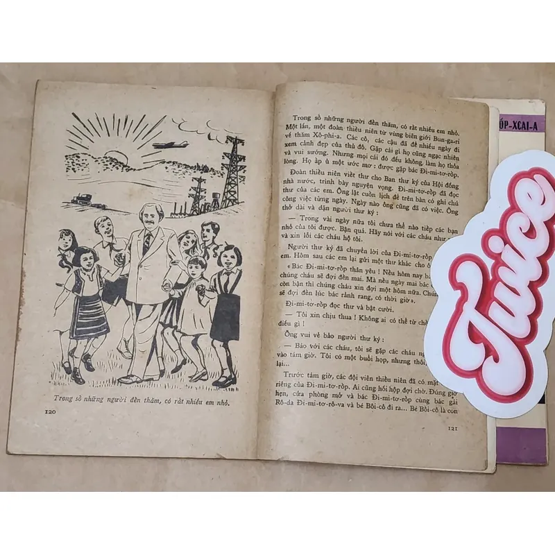 Sách của NXB Kim Đồng viết về vị lãnh tụ Georgi Dimitrov (tranh vẽ minh họa, in 1976) 707004