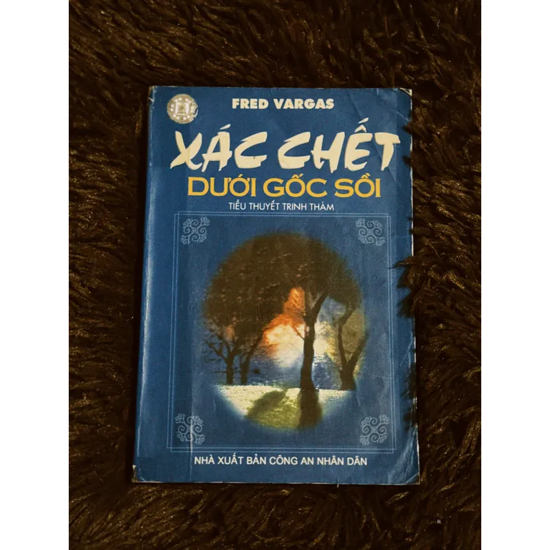 Xác chết dưới gốc sồi 699362