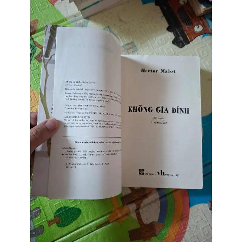 Không Gia Đình 1042037