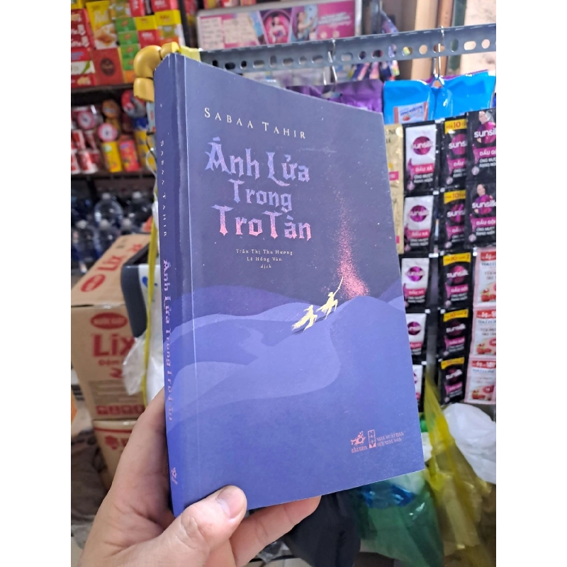 Ánh Lửa Trong Tro Tàn - Sabaa Tahir 2019 mới 90% VĂN HỌC HCM3012 923564