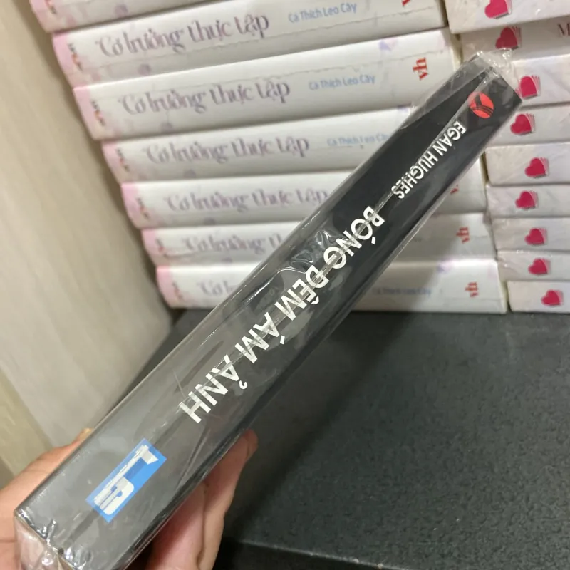 (Trinh thám) - Bóng đêm ám ảnh - Egan Hughes 990970