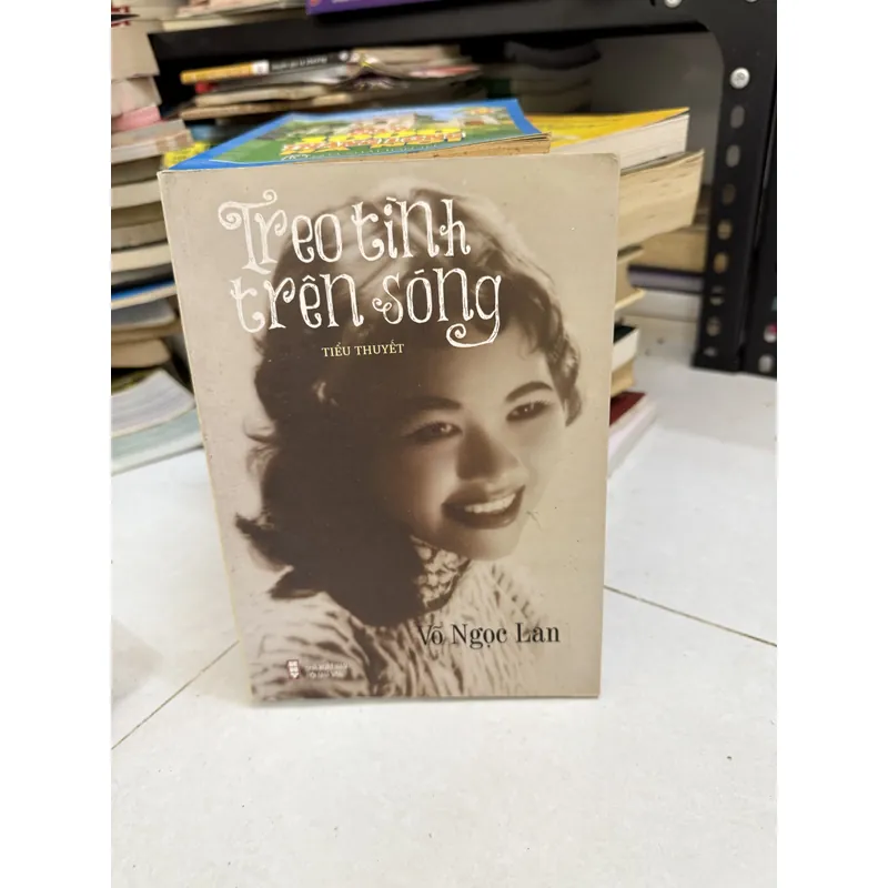 Treo tình trên sóng  593697