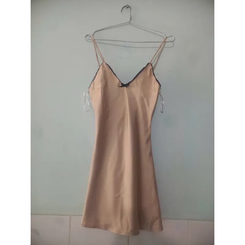 Váy ngủ lụa 2 dây phối viền ren đen dáng ôm quyến rũ (Hàng thanh lý) 1059341