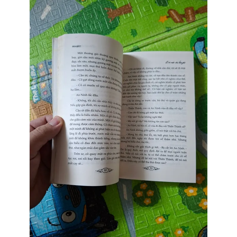 Đôi Mắt Của Hầu Gái 1022506