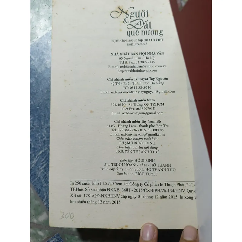 Người và đất quê hương - tuyển chọn 250 số tạp chí Cửa Việt 975954