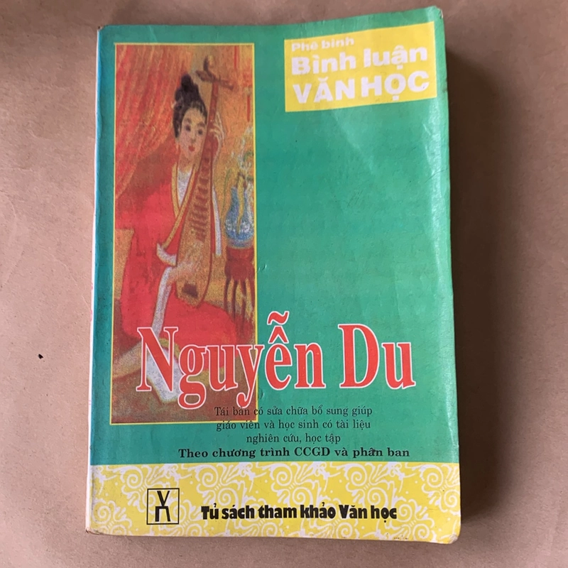 Phê bình, bình luận văn học. Nguyễn Du 386021