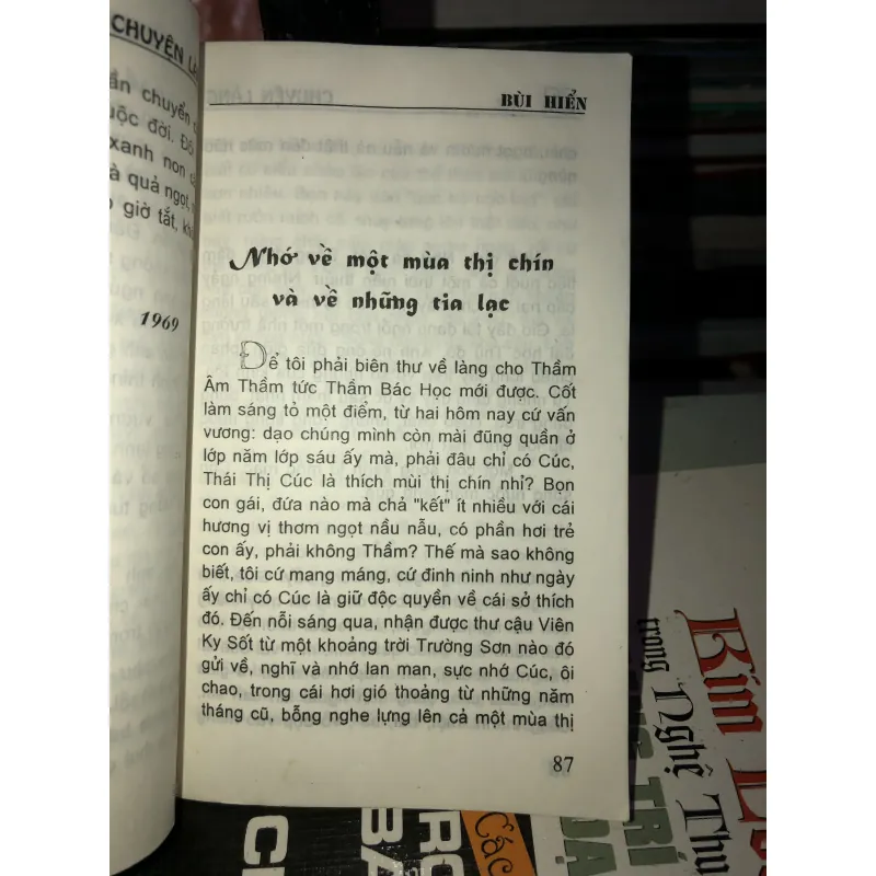 Chuyện làng - Bùi Hiển 1001160