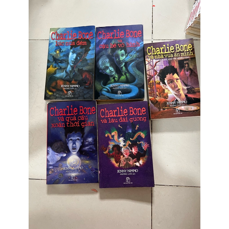 Charlie bone lúc nữa đêm  279023