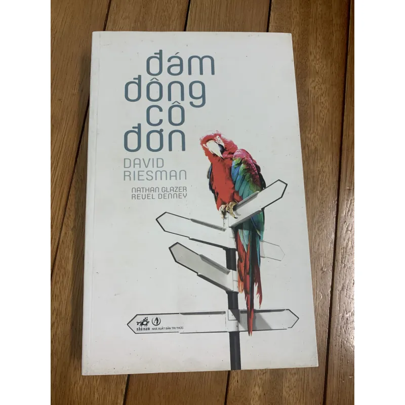 Đám đông cô đơn 790194