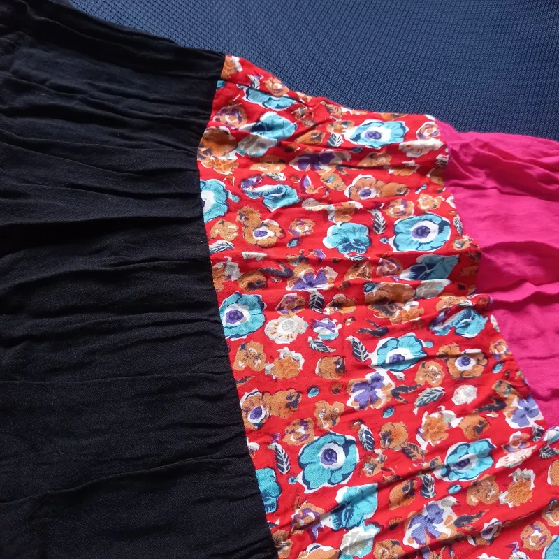 Chân váy/ váy 2 in 1. Sản phẩm thời trang phối đỏ đen size S/M mặc vừa 1021095