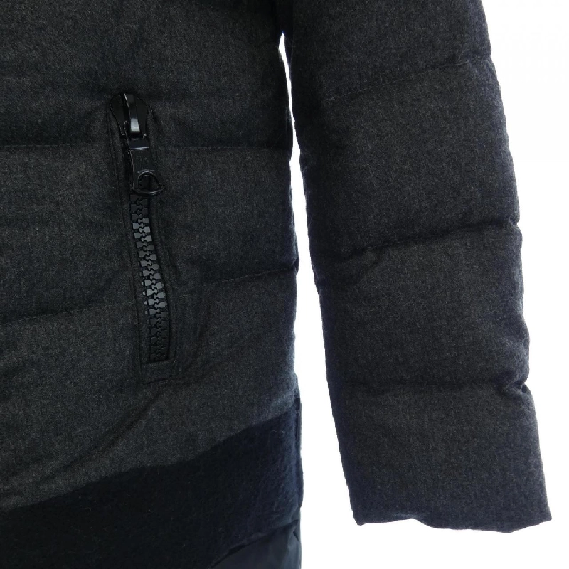 Áo khoác lông vũ MONCLER 642233