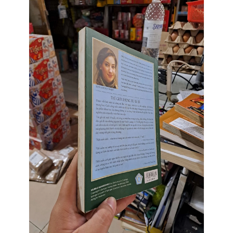 Thế Giới Lượng Tử Kỳ Bí (Khoa Học Khám Phá) Những Bí Ẩn Về Sự Huyền Hoặc Của Thế Giới Vi Mô - Silvia Arroyo Camejo - 2005 mới 80% có viết chì - KHOA HỌC ĐỜI SỐNG - HCM3012 749685