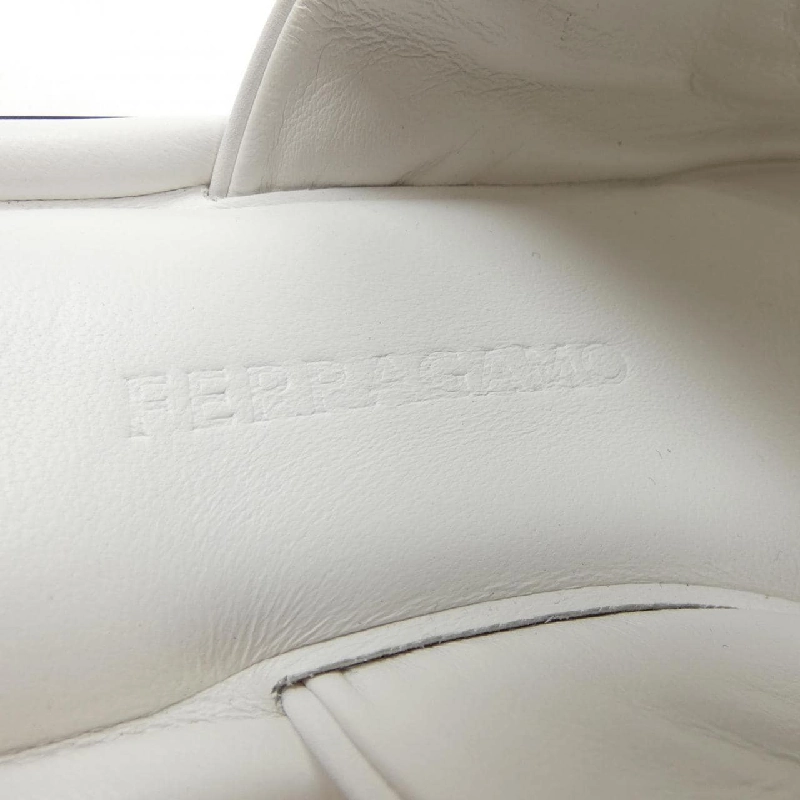 Giày sandal FERRAGAMO - Hàng hiệu Authentic 830309