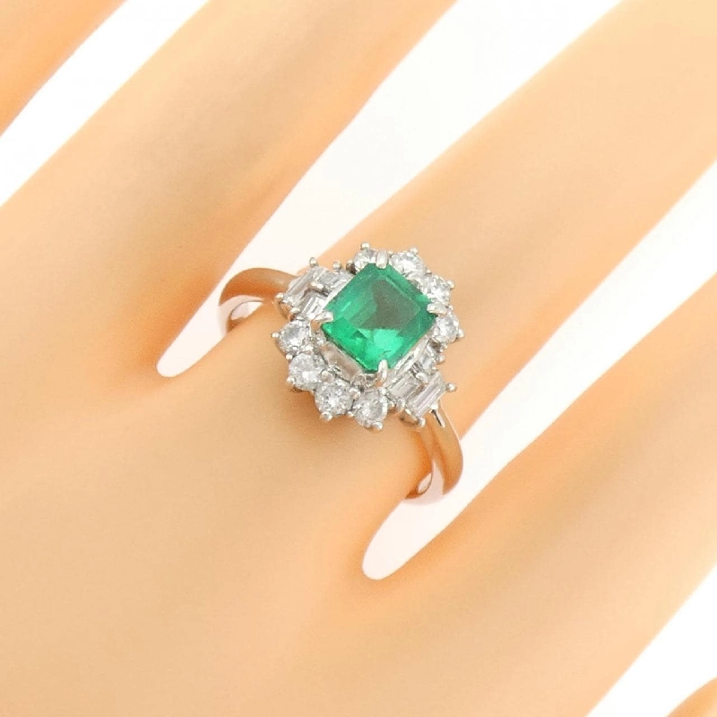 Nhẫn Emerald PT900 1.077CT 666531