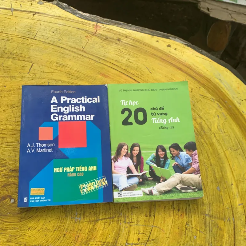 COMBO TỰ HỌC 20 CHỦ ĐỀ TỪ VỰNG TIẾNG ANH (bảng từ) & A PRACTICAL ENGLISH GRAMMAR  779019
