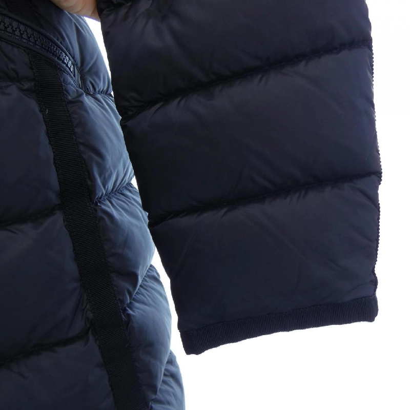 Áo khoác lông vũ MONCLER 643043