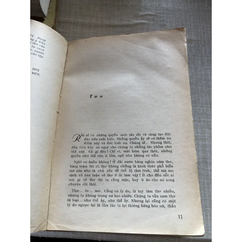 Thơ và mấy vấn đề trong thơ Việt Nam hiện đại 993463