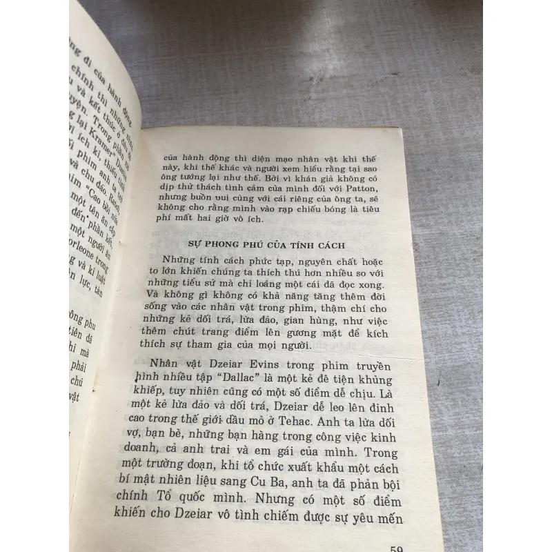 Kỹ thuật viết kịch bản điện ảnh và truyền hình 781812