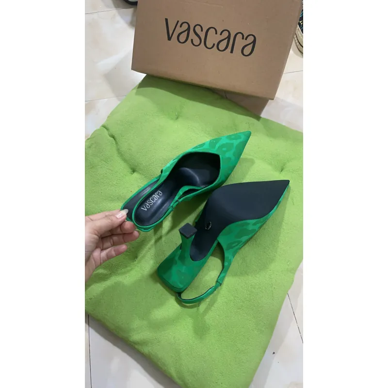 Giày cao gót màu xanh hãng vascara, size 37 cần pass 300k 734139
