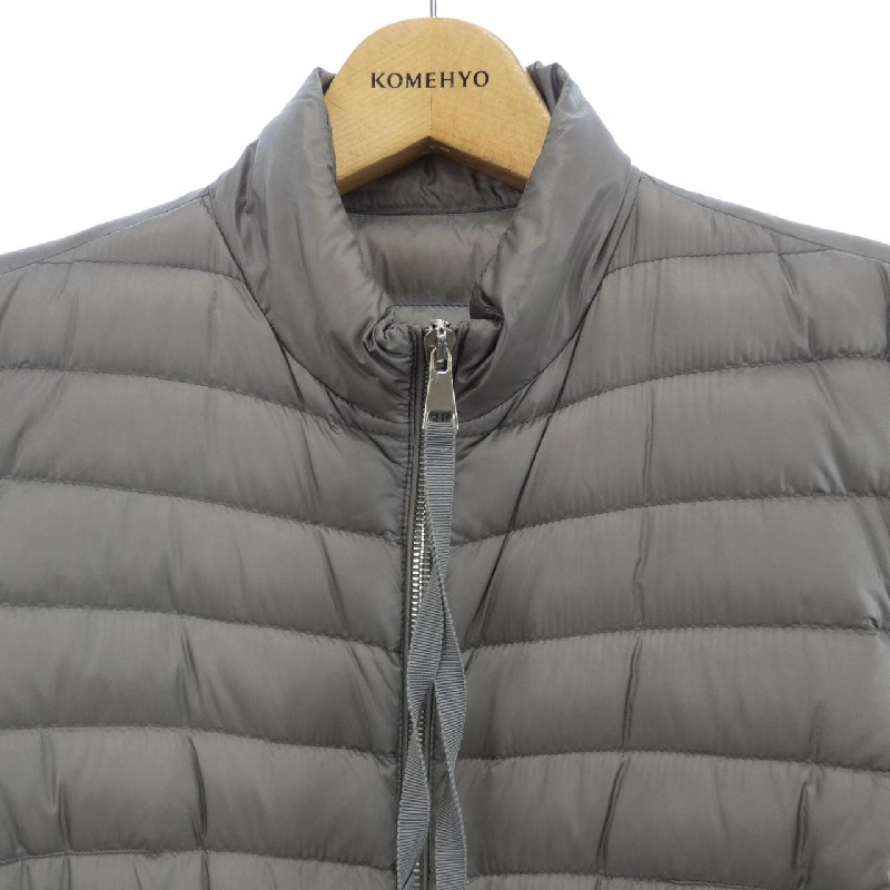 Áo khoác lông vũ MONCLER 640051