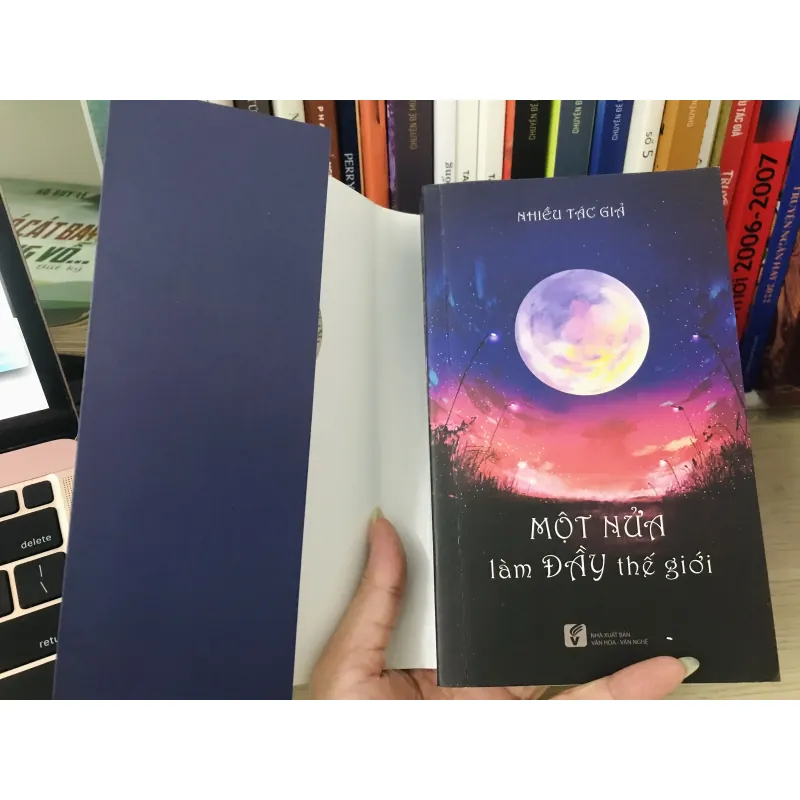 Một Nửa Làm Đầy Thế Giới 707571