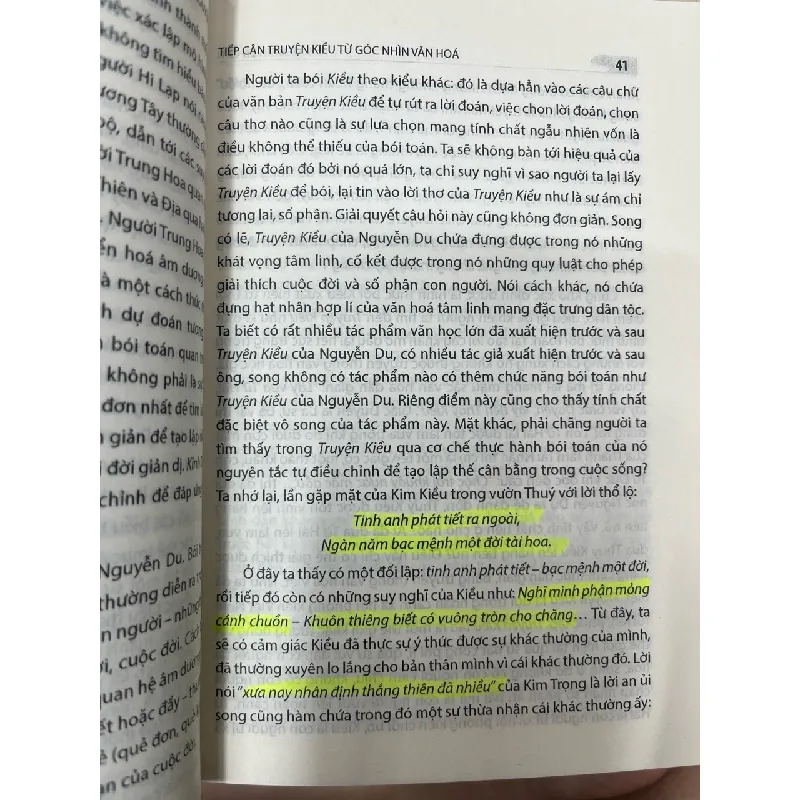 Tiếp cận Truyện Kiều từ góc nhìn văn hoá - Lê Nguyên Cẩn 695508