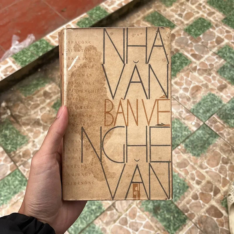 Nhà văn bàn về nghề văn 791727