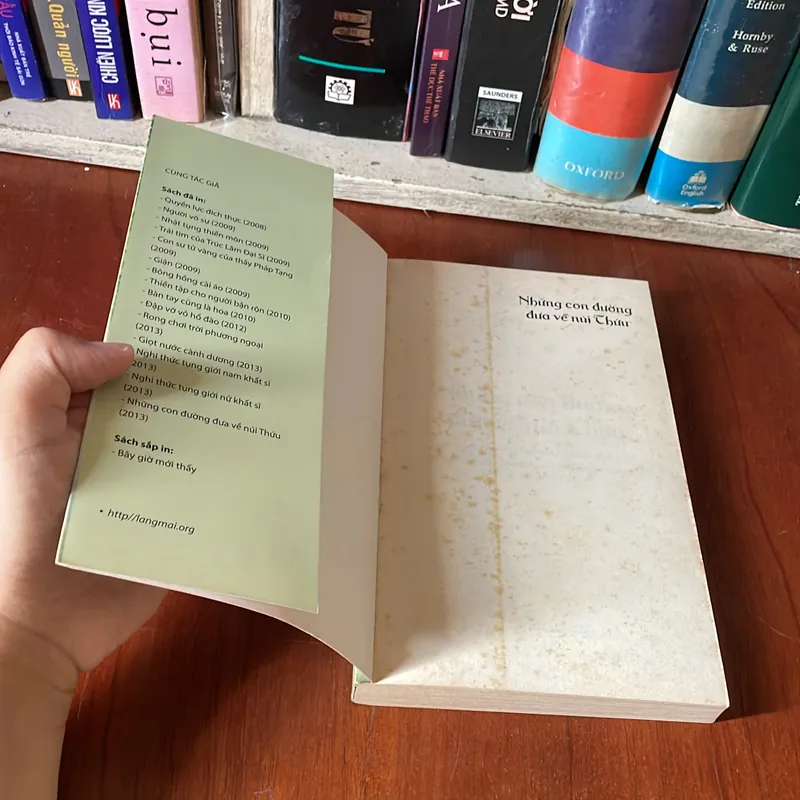II Tựa sách: Những Con Đường Đưa Về Núi Thứu - Thích Nhất Hạnh - 2013 557954