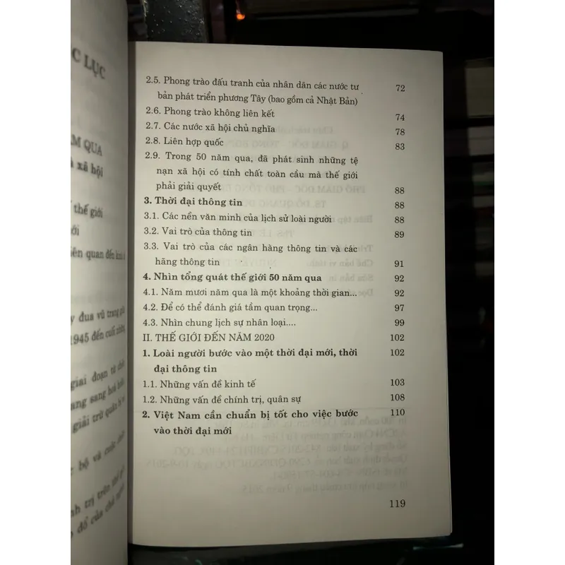 Thế giới trong 50 năm qua (1945-1995) và thế giới trong 25 năm tới (1996-2020) 740047