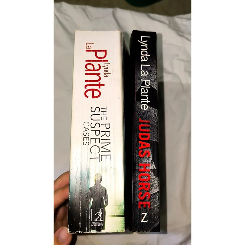 MUA 1 TẶNG 1: Lynda La Plante (The prime suspect cases) + Judas horse 732542