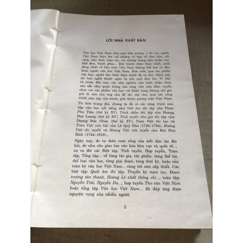 Tinh tuyến văn học Việt Nam-Văn học các dân tộc thiểu số 992367