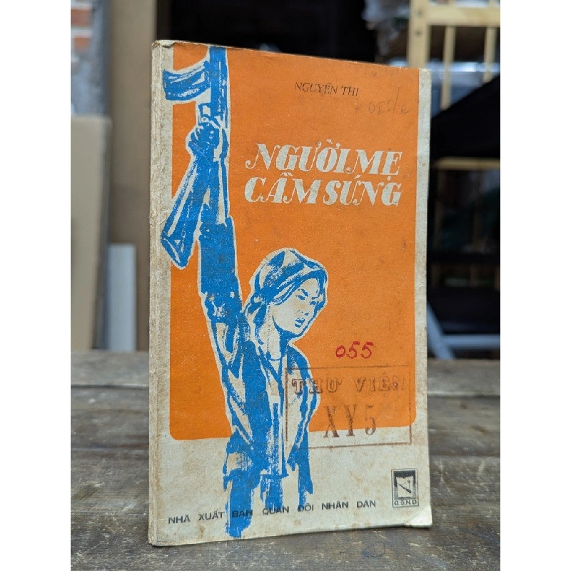 Người mẹ cầm súng - Nguyễn Thi 551891