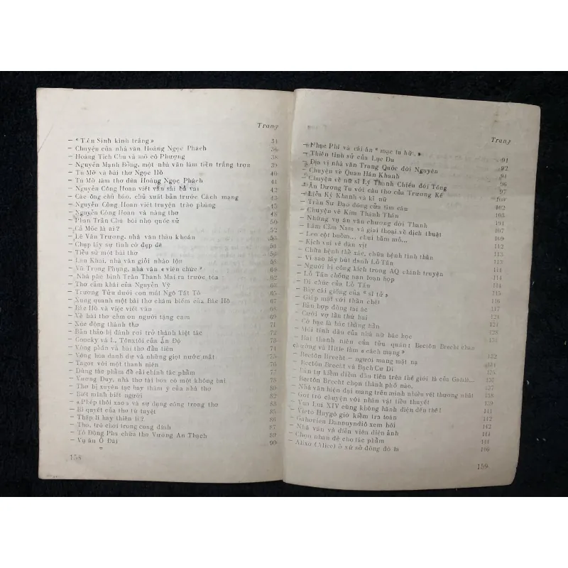Chuyện làng văn Việt Nam và Thế giới (trọn bộ 2 tập)  1032477