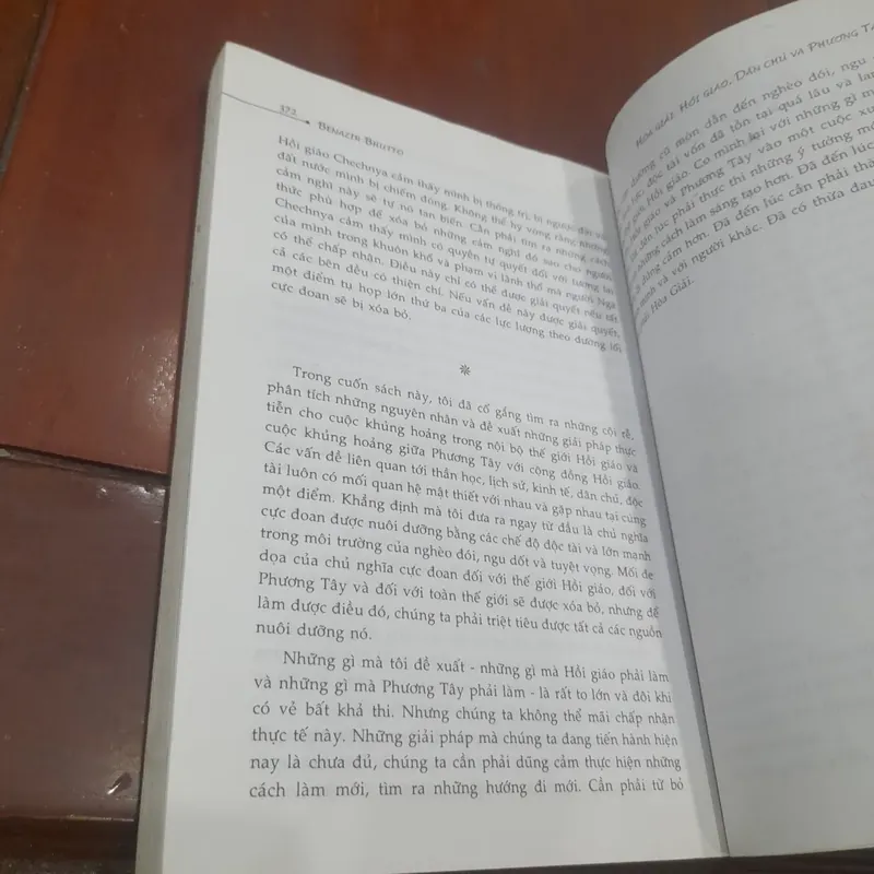 BENAZIR BHUTTO hòa giải Hồi giáo, Dân chủ & Phương Tây 599885
