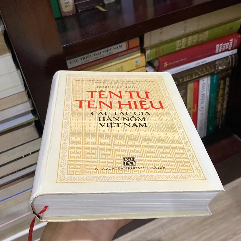 TÊN TỰ TÊN HIỆU CÁC TÁC GIA HÁN NÔM VIỆT NAM, Bản bìa cứng (XB 2002) 691172