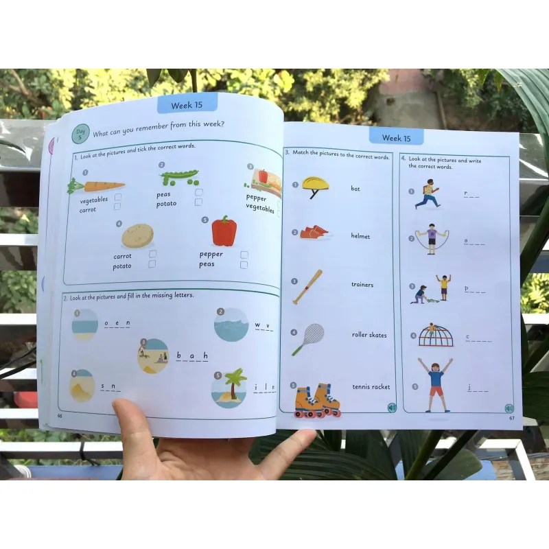 Sách - 5 words a day giấy bóng tặng audio 739678