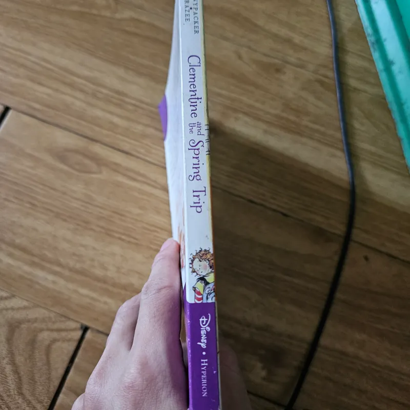 Clementine and the spring trip
 739568