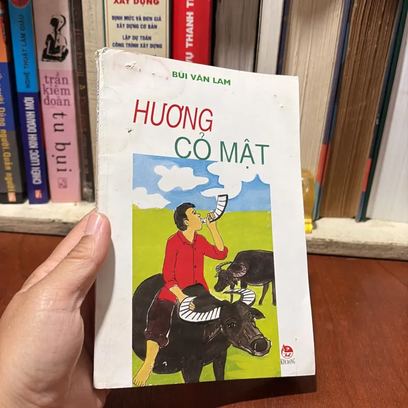 II Sách Thiếu Nhi: Hương Cỏ Mật - Bùi Văn Lam - 2002 782357