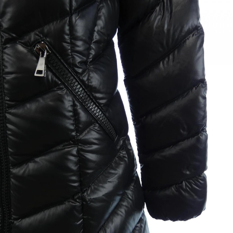 Áo khoác lông vũ MONCLER 639218