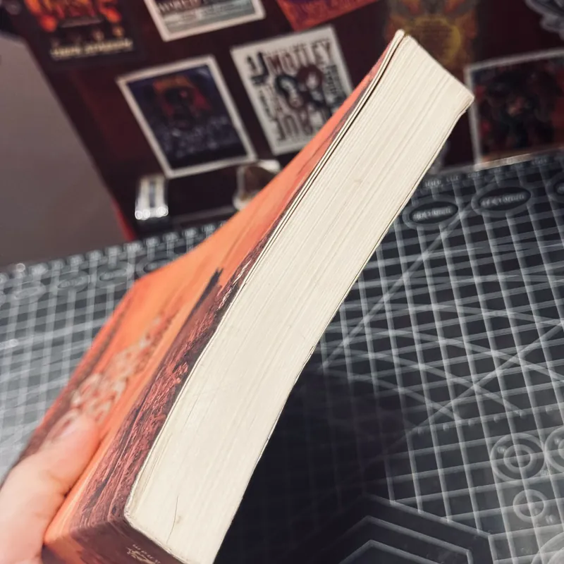 Đỏ trỗi dậy 693528