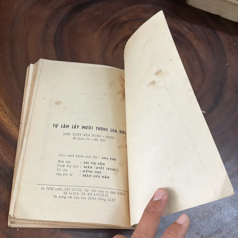 II Sách Kỹ Thuật: Tự Làm Lấy Mười Thùng Loa Hifi - PIERRE CHAUVIGNY - 1987 996996