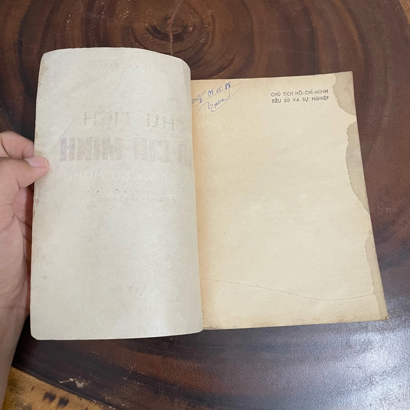 II Tựa sách: Chủ Tịch Hồ Chí Minh _ Tiểu Sử Và Sự Nghiệp - Viện Lịch Sử  Đảng - 1987 464101