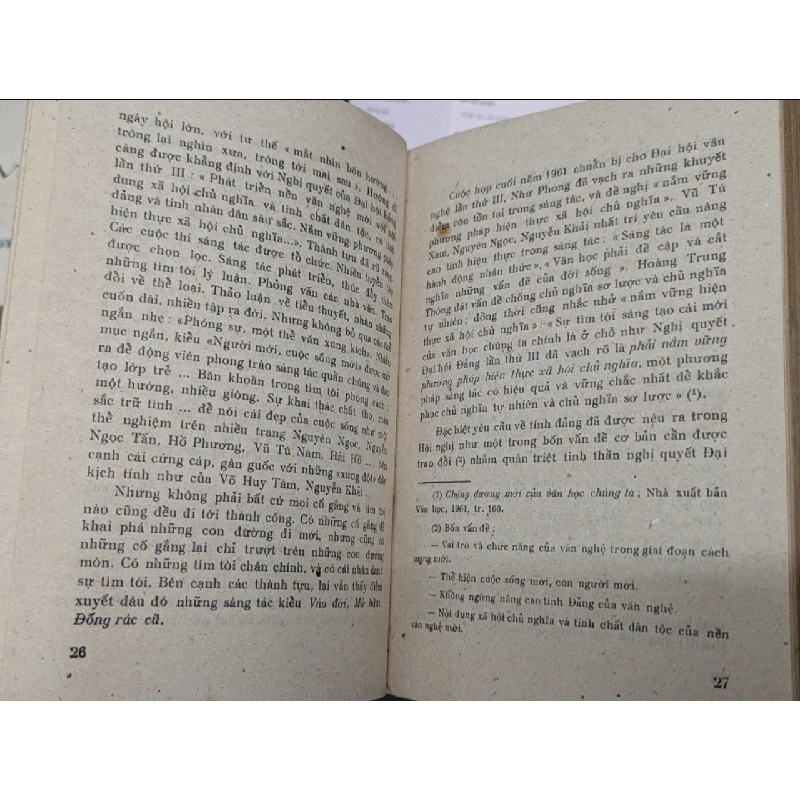 VĂN XUÔI VIỆT NAM TRÊN CON ĐƯỜNG HIỆN THỰC XÃ HỘI CHỦ NGHĨA - PHONG LÊ 147802