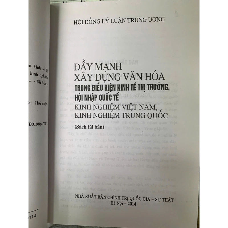 ĐẨY MẠNH XÂY DỰNG VĂN HÓA TRONG ĐIỀU KIỆN KINH TẾ THỊ TRƯỜNG, HỘI NHẬP QUỐC TẾ 530009