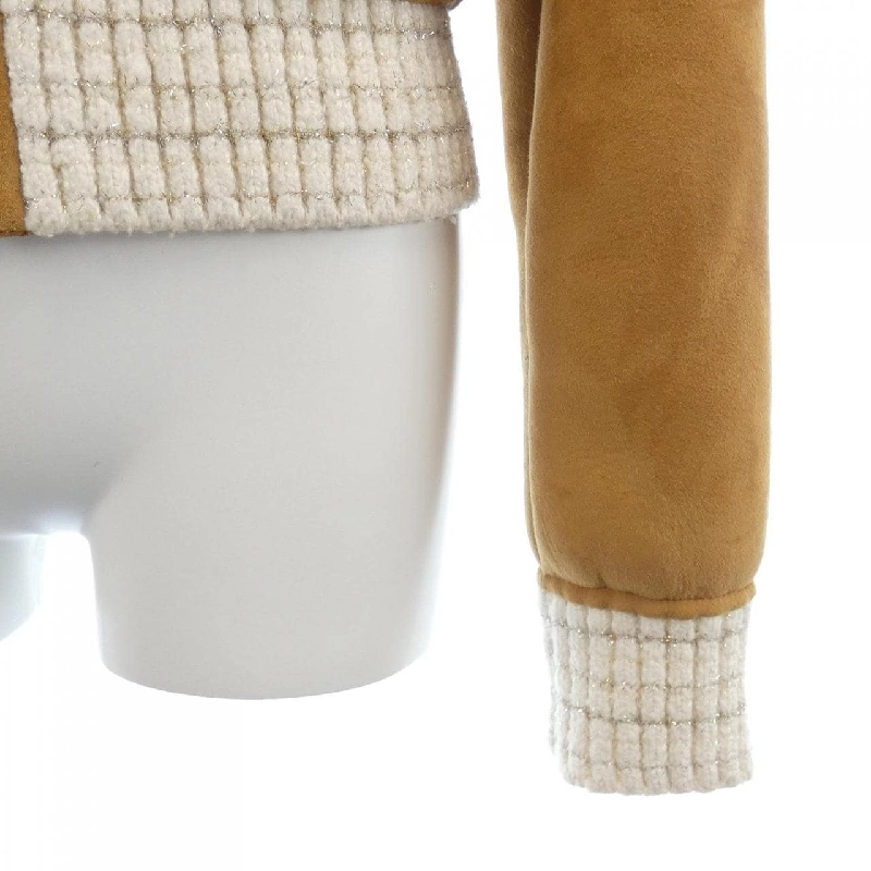 Áo khoác lông cừu CHANEL P75550C67215 628408