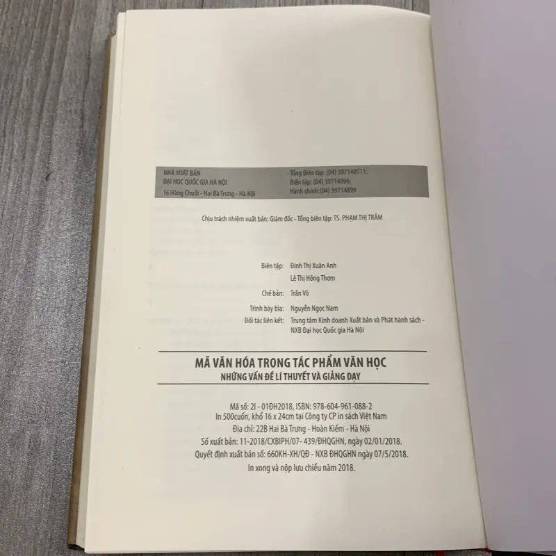 Mã văn hoá trong tác phẩm văn ngọc. Có chữ ký tặng. 7b1 1027868