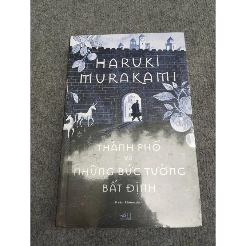 THÀNH PHỐ VÀ NHỮNG BỨC TƯỜNG BẤT ĐỊNH - HARUKI MURAKAMI 990673