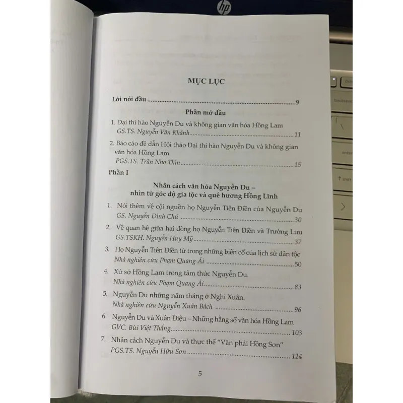 NGUYỄN DU TIẾP CẬN TỪ GÓC ĐỘ VĂN HÓA - NHIỀU TÁC GIẢ 730936